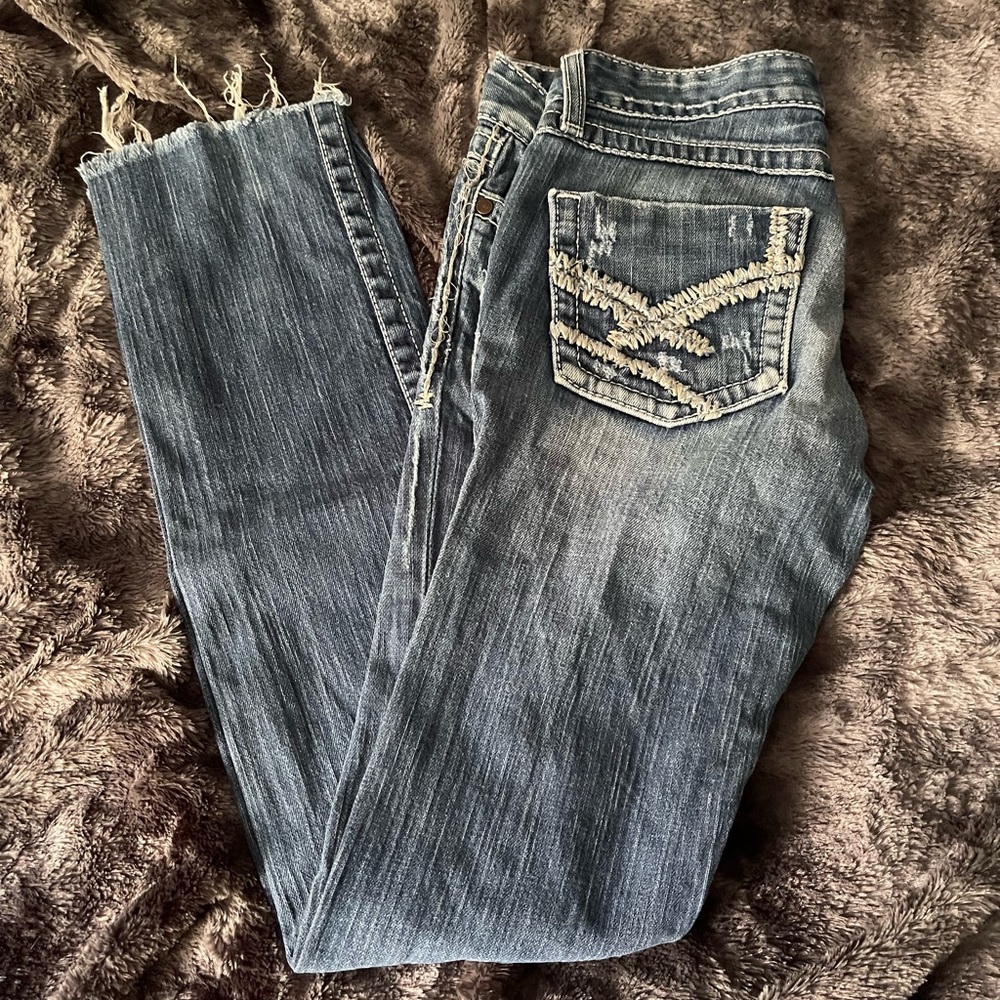 BKE Blue Ankle Cropped Jeans with Distressed Look